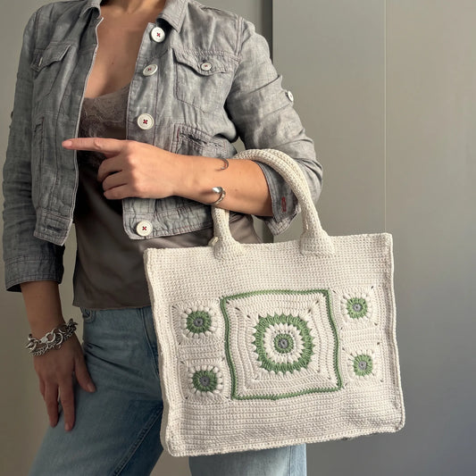 crochet shoulder bag pattern PDF | Granny Square Tote Bag Pattern | Floral Crochet Beach Bag | Instant Download